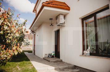 Vilă - 4 camere de vanzare CLUJ-NAPOCA - Cluj anunturi imobiliare Cluj