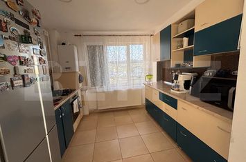 Apartament 3 camere de vanzare BACIU - Cluj anunturi imobiliare Cluj