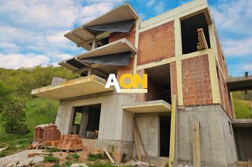 Casa la rosu, D+P+1E, 1433 mp teren, Valea Popii anunturi imobiliare Alba