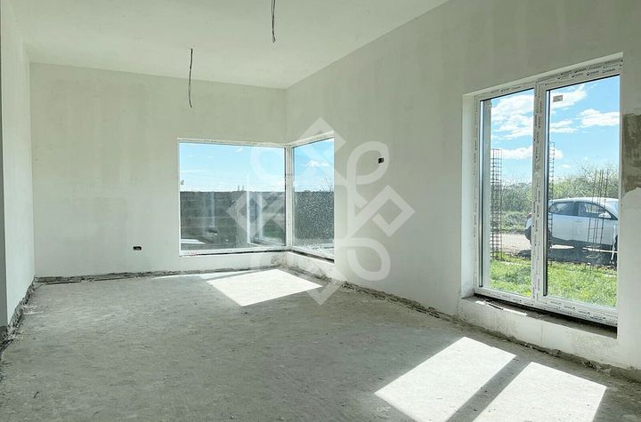 Casă - 4 camere de vanzare CENTURA - Bihor anunturi imobiliare Bihor