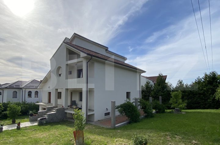 Vilă - 9 camere de vanzare IASI - Iasi anunturi imobiliare Iasi