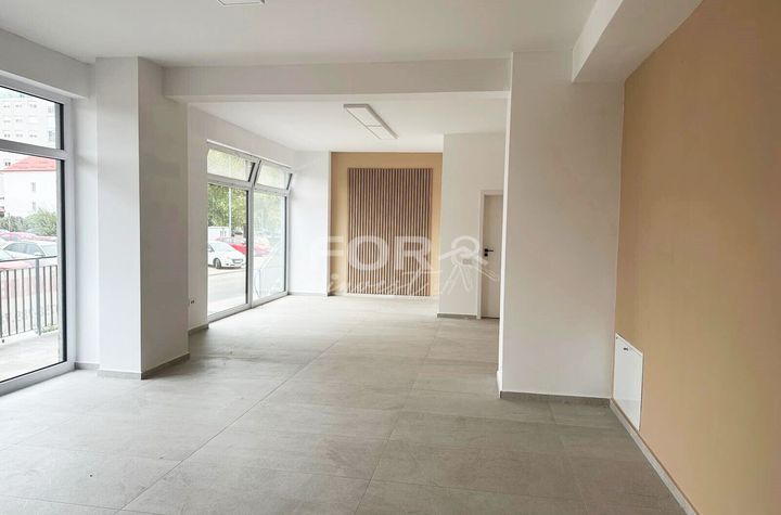 Spatiu comercial nou de inchiriat zona Iosia Residence anunturi imobiliare Bihor