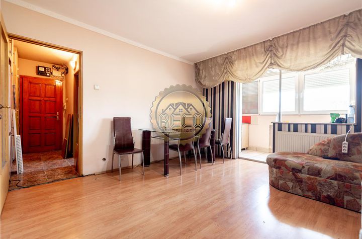 Apartament 3 camere de vanzare ROGERIUS - Bihor anunturi imobiliare Bihor