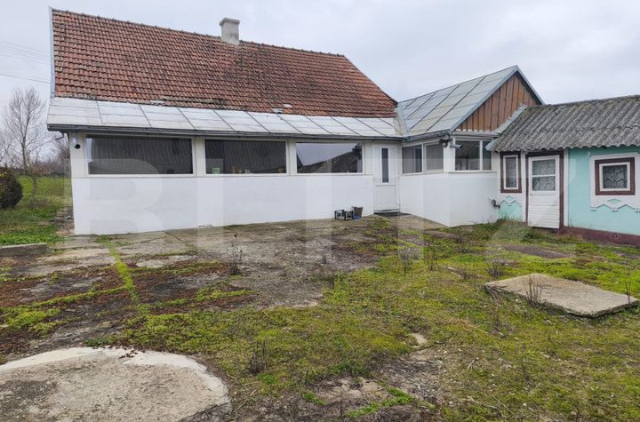 Casă - 3 camere de vanzare SIRET - Suceava anunturi imobiliare Suceava