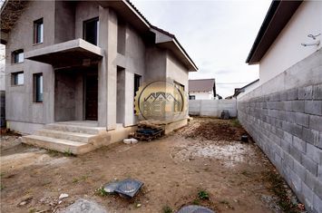 Casă - 4 camere de vanzare TOKAI - Bihor anunturi imobiliare Bihor