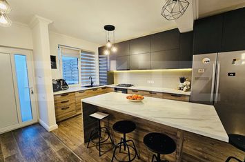 Vilă - 4 camere de vanzare CLUJ-NAPOCA - Cluj anunturi imobiliare Cluj