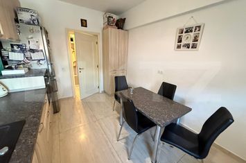 Apartament 4 camere de vanzare PLOIESTI - Prahova anunturi imobiliare Prahova