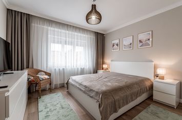 Apartament ultrafinisat la cheie cu 2 camere decomandat Piata Mica anunturi imobiliare Arad