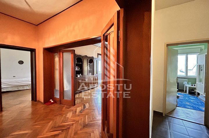 Oportunitate de pret , 4 camere, loc de parcare, in Piata Unirii anunturi imobiliare Timis