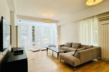The villa is located in a complex in the Iancu Nicolae area anunturi imobiliare Bucuresti