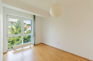 Apartament 3 camere de vanzare BRASOV - Brasov anunturi imobiliare Brasov