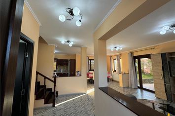 Casă - 6 camere de vanzare EXTERIOR EST - Mures anunturi imobiliare Mures