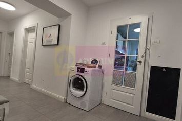 Vanzare apartament 3 camere in zona Unirii-Dambovita anunturi imobiliare Bucuresti
