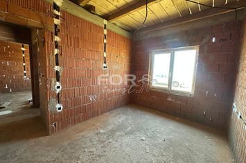 Casa 4 camere cu 500 mp teren de vanzare in Santandrei anunturi imobiliare Bihor