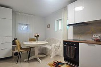 Casă - 4 camere de inchiriat TEREZIAN - Sibiu anunturi imobiliare Sibiu