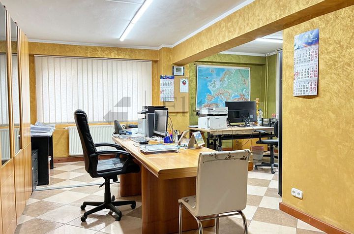 Birou de inchiriat in cartierul Rogerius din Oradea anunturi imobiliare Bihor