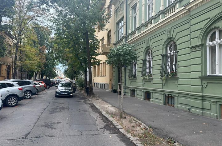 Spațiu comercial, ultracentral 125 mp – Oradea, Piața Unirii. 309 00 E anunturi imobiliare Bihor