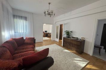 Inchiriere apartament trei camere terasa Parcul Cismigiu metrou Izvor anunturi imobiliare Bucuresti