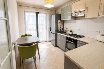 Apartament 3 camere de vanzare EXTERIOR EST - Brasov anunturi imobiliare Brasov