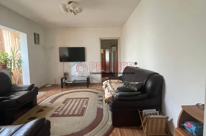 Sector 4 - Strada Covasna - apartament 4 camere anunturi imobiliare Bucuresti