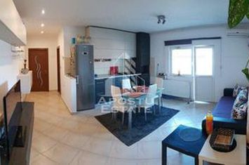 Apartament cu 3 camere, centrala proprie,  zona Soarelui anunturi imobiliare Timis