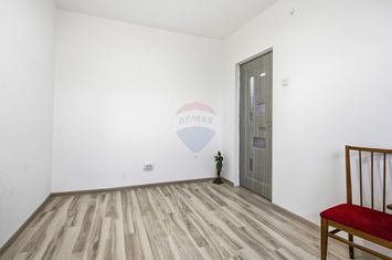 Apartament cu 3 camere de vânzare în zona Palat anunturi imobiliare Iasi
