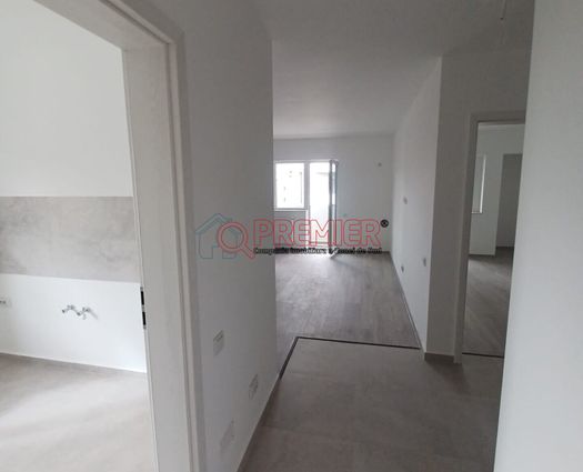 Apartament 3 camere Aparatorii Patriei, 61 mp