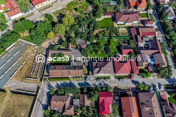 Casa 3 camere, bucatarie si baie, in zona centrala din Chisineu-Cris anunturi imobiliare Arad