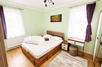 Apartament 2 camere,55mp,1 terasă 100 mp.1 parcare privată anunturi imobiliare Mures