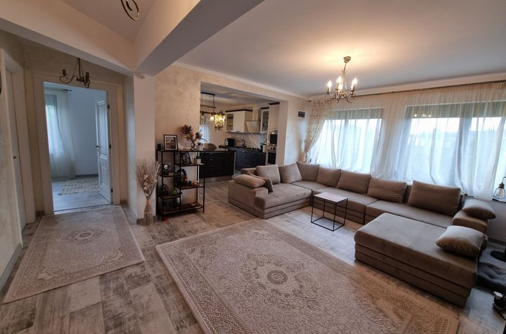 Vilă - 5 camere de vanzare BACAU - Bacau anunturi imobiliare Bacau