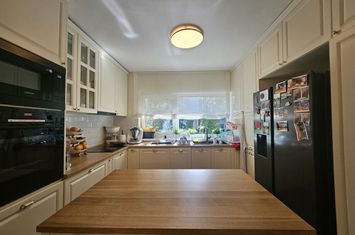 DISPONIBILA IMEDIAT VILA ZONA PIPERA-OMV anunturi imobiliare Bucuresti