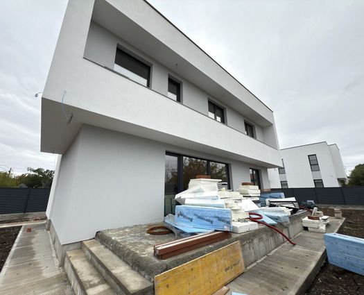 Vilă 4 cam Tunari, 140 mp, P+1