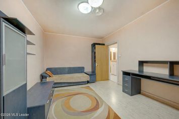 VERGULUI - SANDU CLUCERU - 3 CAMERE 67 MP, ETAJ 6, DECOMANDAT! anunturi imobiliare Bucuresti