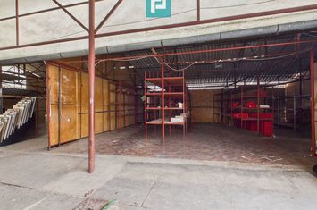 Hală și spații de birouri pe șoseaua principală anunturi imobiliare Arad