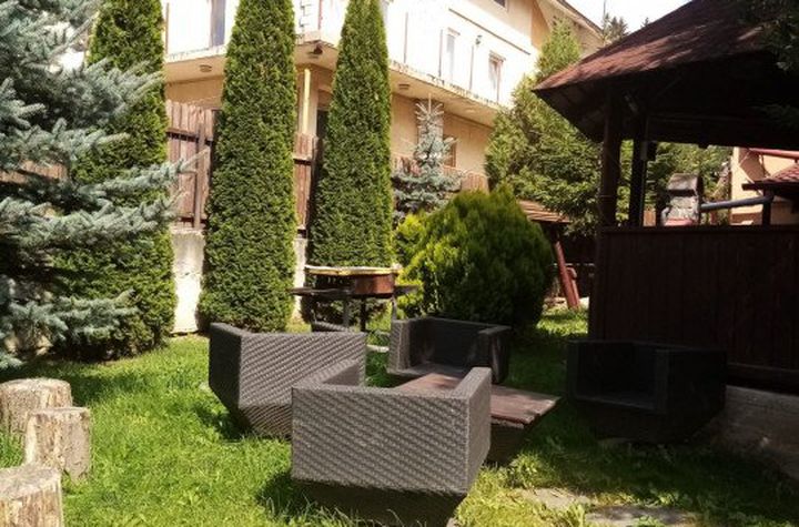 Vilă - 8 camere de vanzare BUSTENI - Prahova anunturi imobiliare Prahova
