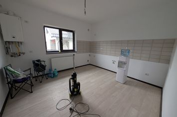 Casă - 3 camere de vanzare BACAU - Bacau anunturi imobiliare Bacau