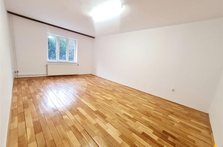 Vilă - 6 camere de inchiriat FLORILOR - Brasov anunturi imobiliare Brasov