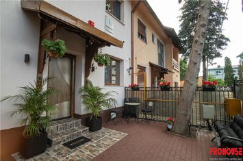 Vilă - 7 camere de vanzare ULTRACENTRAL - Bacau anunturi imobiliare Bacau