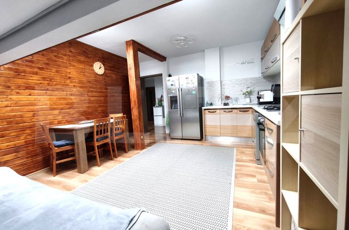 Apartament 3 camere de vanzare FLORESTI - Cluj anunturi imobiliare Cluj