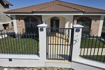 Casa la cheie 4 camere,garaj 60mp.,500mp teren,0%comision anunturi imobiliare Mures