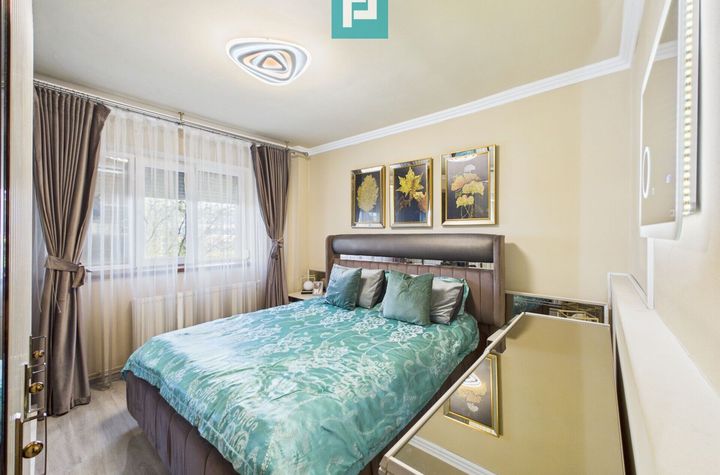 Apartament 3 camere la etaj 1 in Aradul nou anunturi imobiliare Arad
