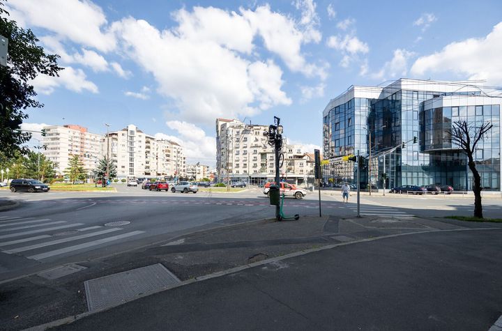 Apartament decomandat cu 3 camere la etajul 3 in zona spitalului anunturi imobiliare Arad