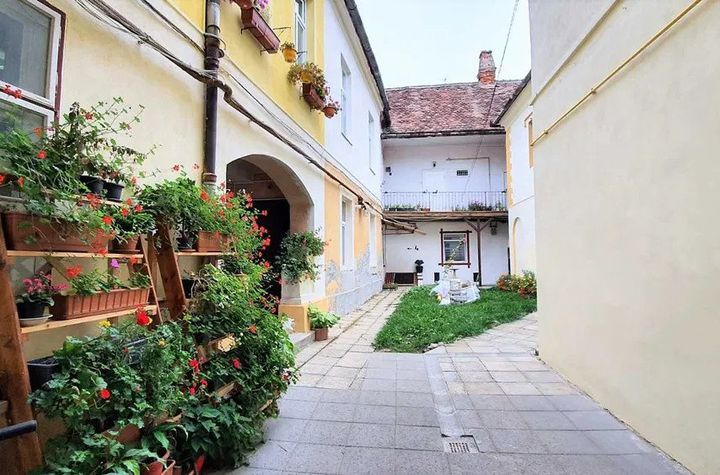 Apartament 3 camere de vanzare SIBIU - Sibiu anunturi imobiliare Sibiu