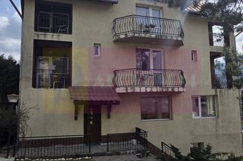 Vila de vânzare cu 8 camere și garaj in Busteni anunturi imobiliare Prahova