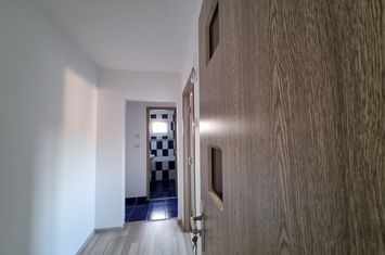 Apartament 3 camere de vanzare CENTRAL - Bacau anunturi imobiliare Bacau
