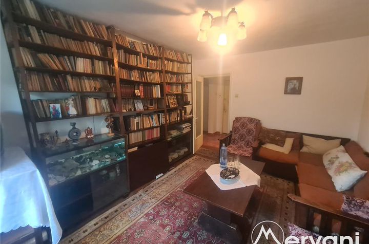 Apartament 3 camere de vanzare CENTRU - Prahova anunturi imobiliare Prahova