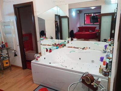 Apartament 3 camere 150 mp