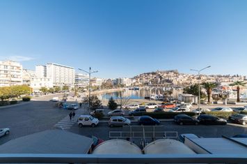 Birou 50 mp, etaj 1, vedere la port — Καβάλα anunturi imobiliare Grecia