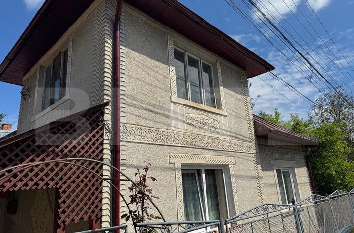 Vilă - 4 camere de vanzare RADAUTI - Suceava anunturi imobiliare Suceava