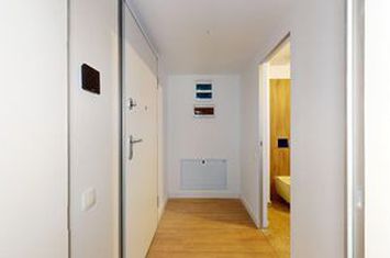 Garsoniera etaj 1/12 plus parcare subterana 13 Septembrie - Panduri anunturi imobiliare Bucuresti